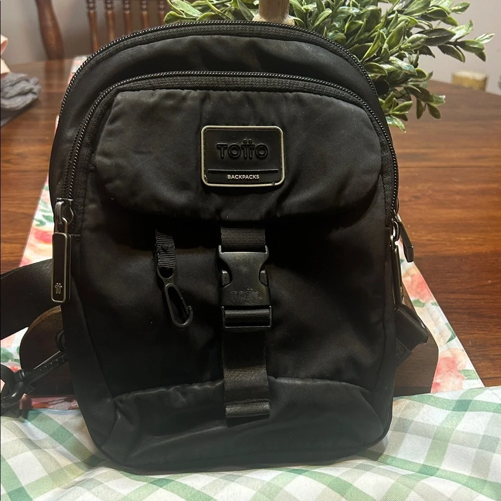Totto Backpacks preowned sleek